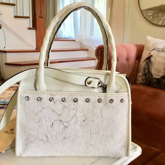Patricia Nash Handbags - NWT Patricia Nash Off-White Crossbody Purse